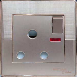 15 A 3 Pin Round Socket + Switch